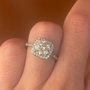 Stunning 2 Ct  Moissanite Engagement Ring 925 Sterling Silver Size 7